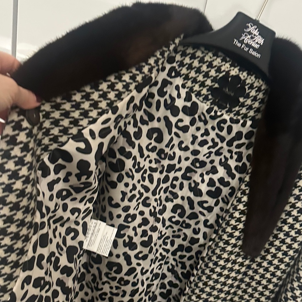 Sandro Black and White Houndstooth Trench Coat with Faux Fur Collar - Picture 3 of 7